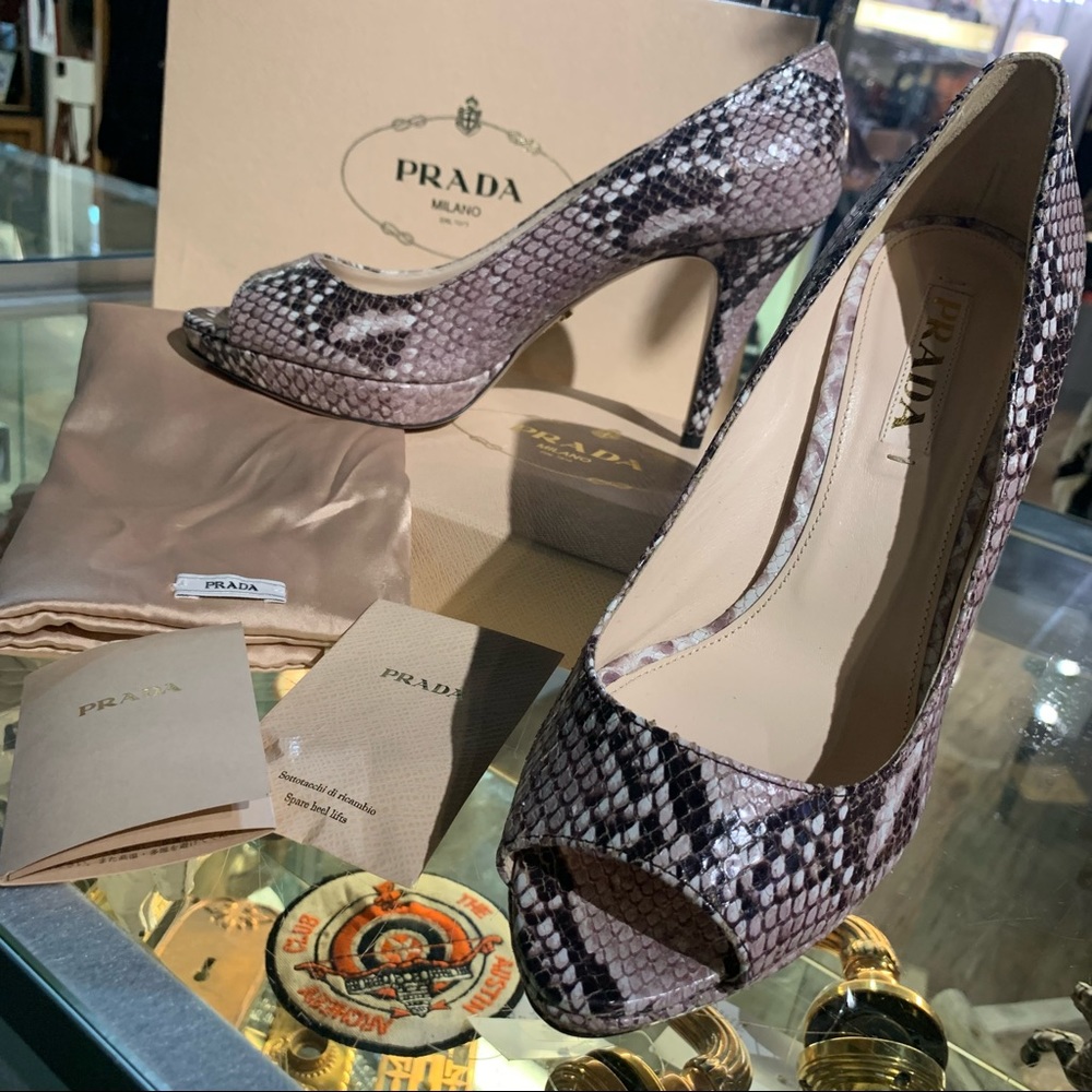 Prada St. Pitone Roccia Python Print Peep Toe Pum… - image 2